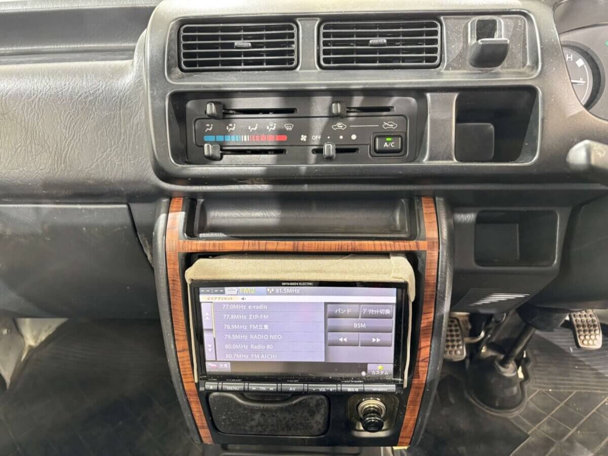 2000 Daihatsu Hijet JDM car for sale — photo 10 of 25