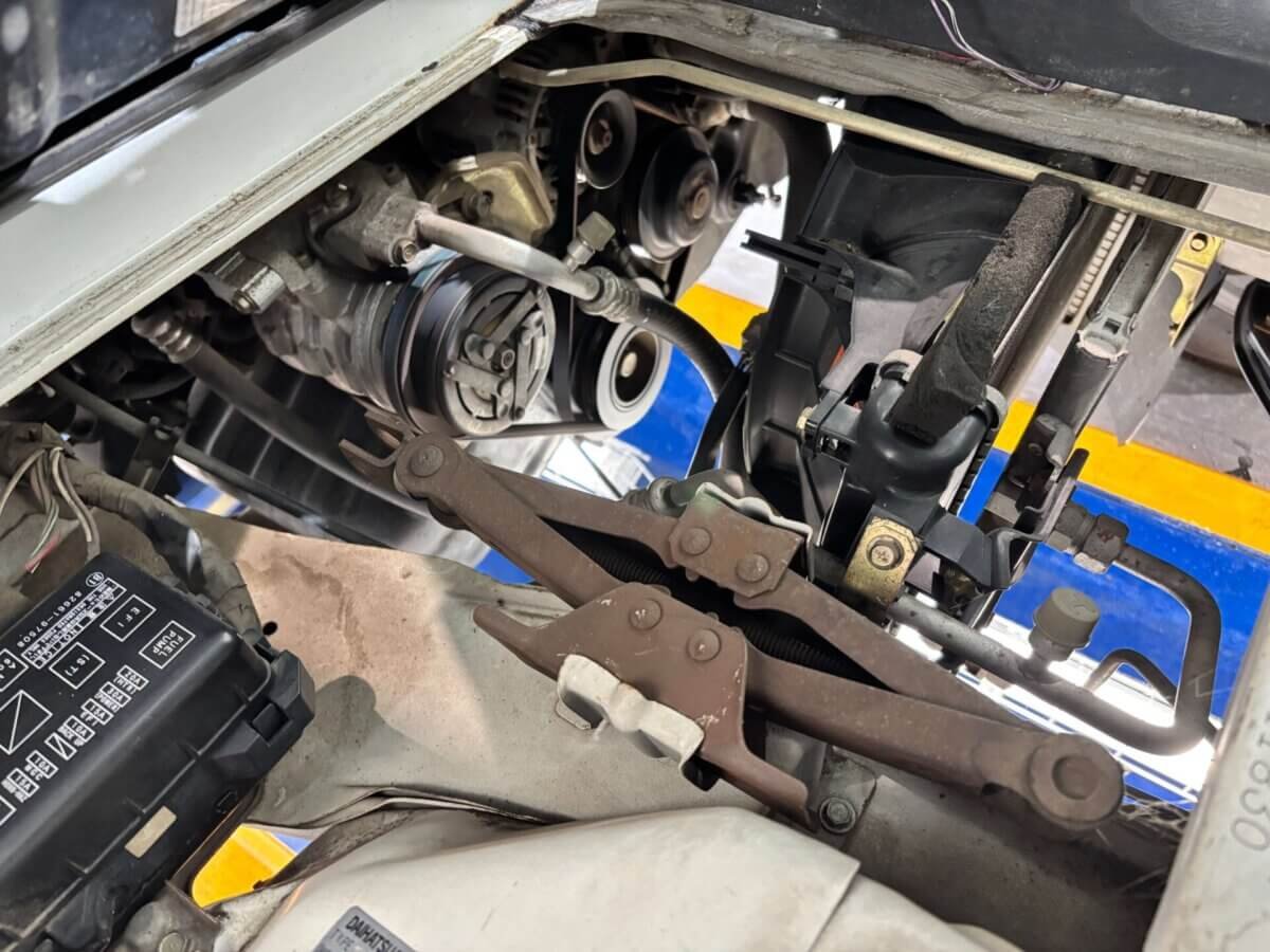 2000 Daihatsu Hijet JDM car for sale — photo 6 of 25