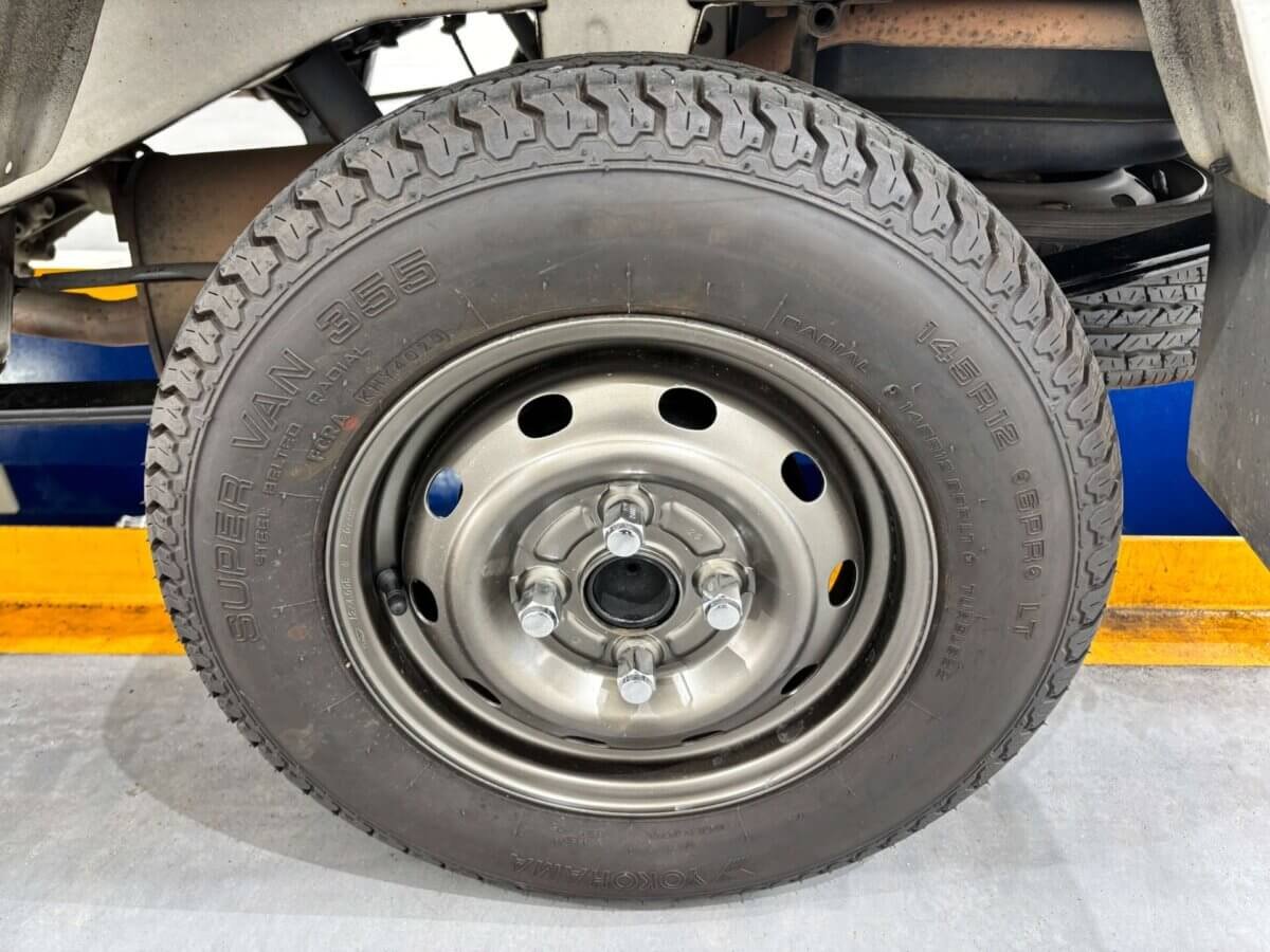 2000 Daihatsu Hijet JDM car for sale — photo 16 of 25