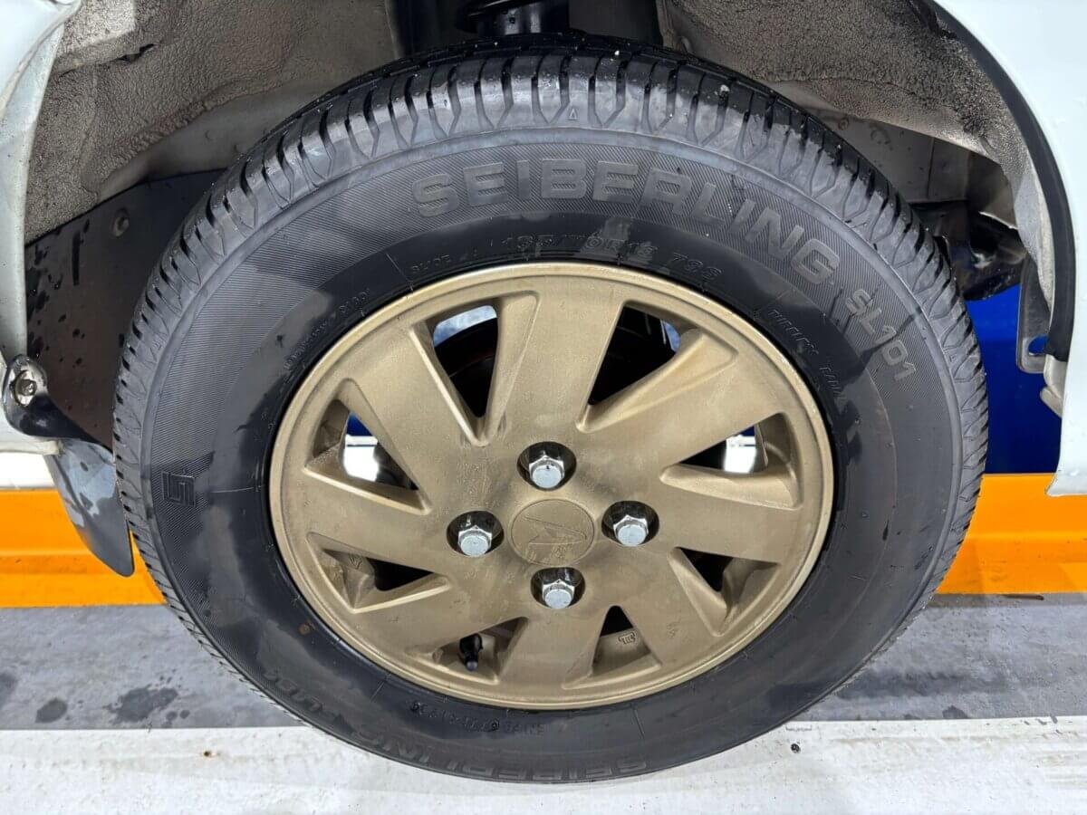 2000 Daihatsu Hijet JDM car for sale — photo 15 of 25