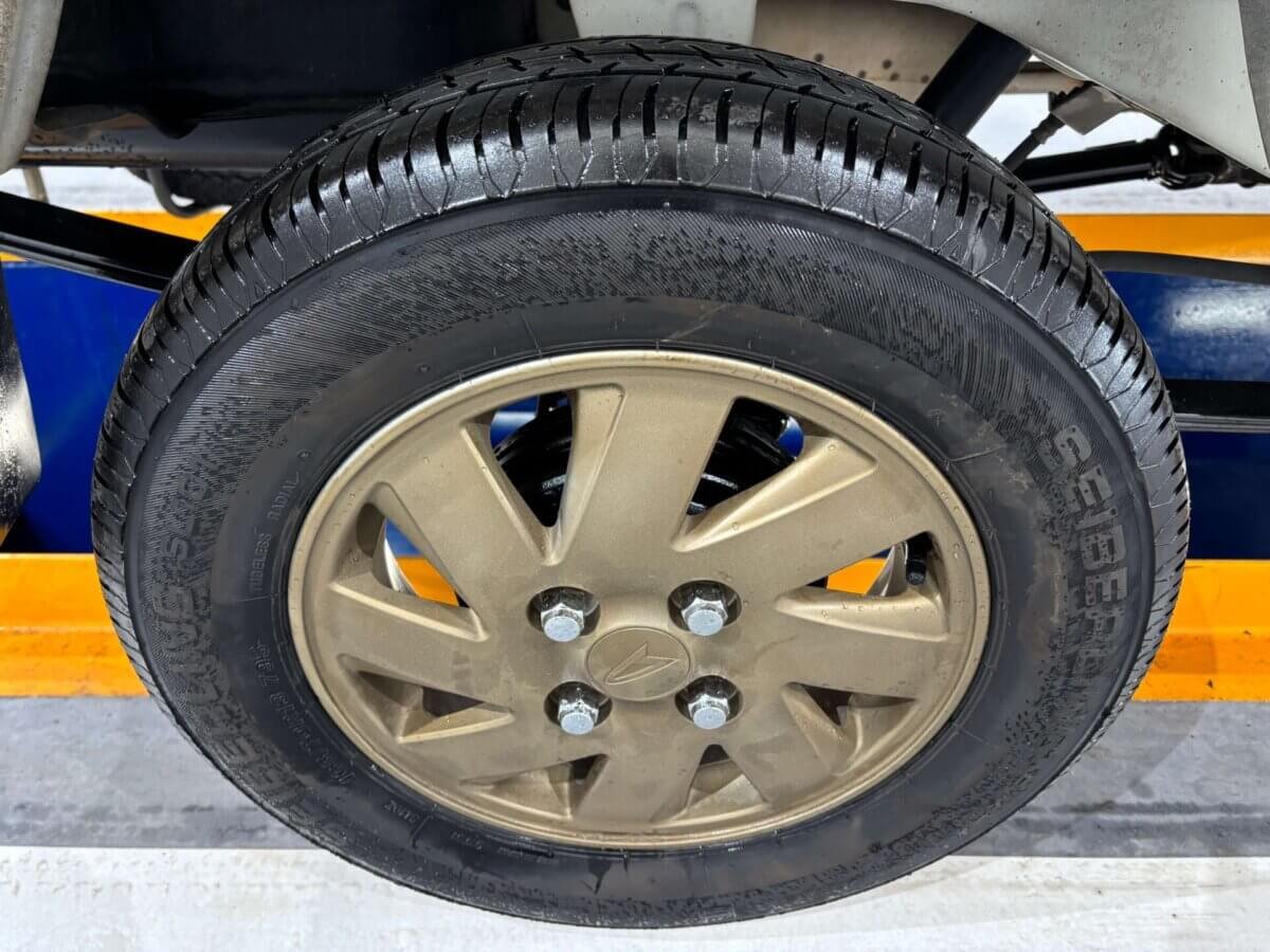 2000 Daihatsu Hijet JDM car for sale — photo 16 of 25