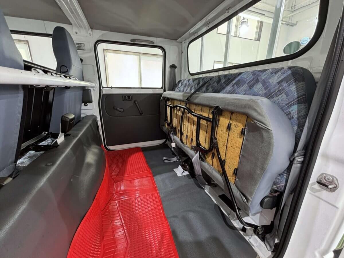 2000 Isuzu Elf JDM car for sale — photo 17 of 25