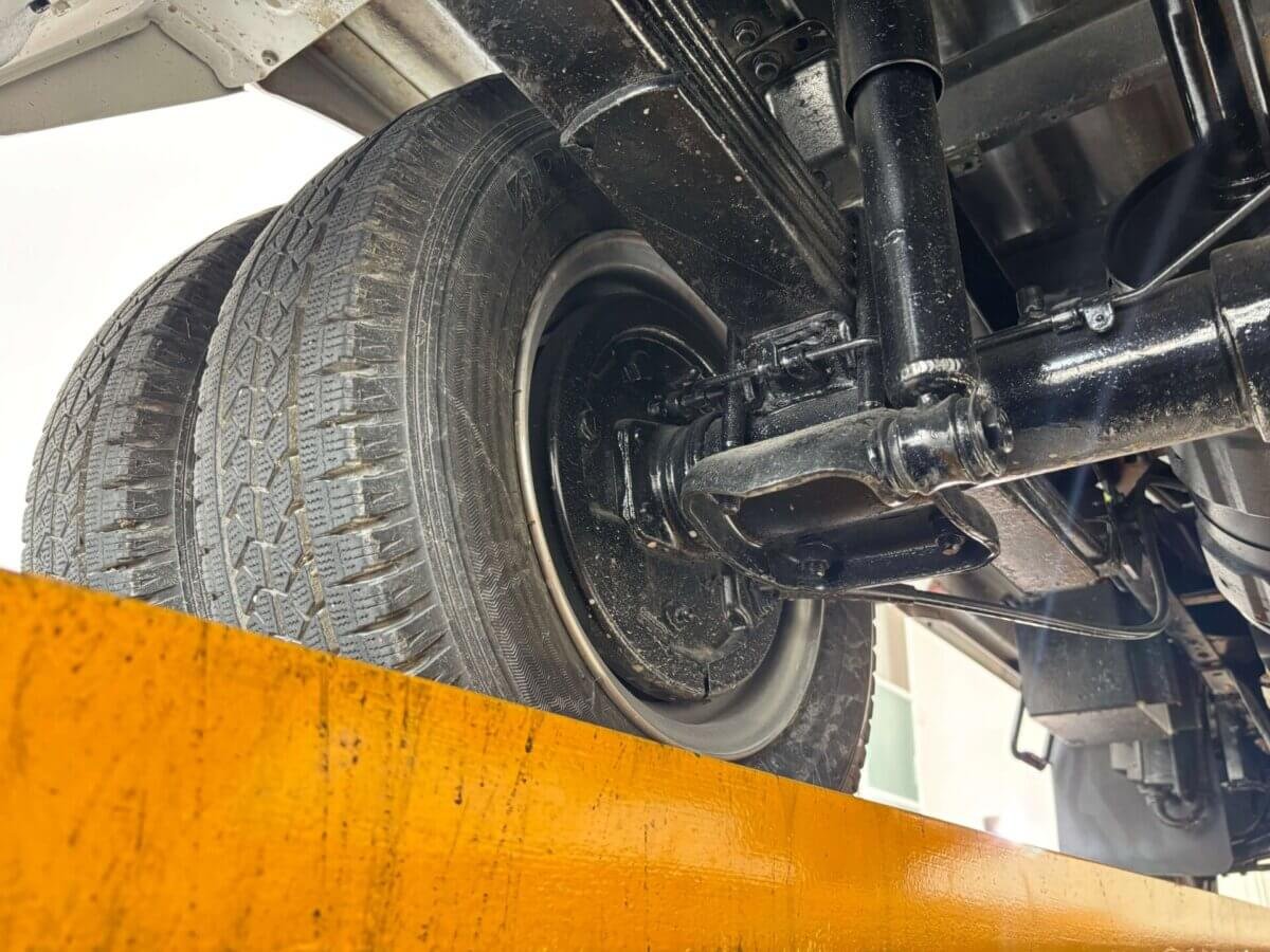 2000 Isuzu Elf JDM car for sale — photo 24 of 25