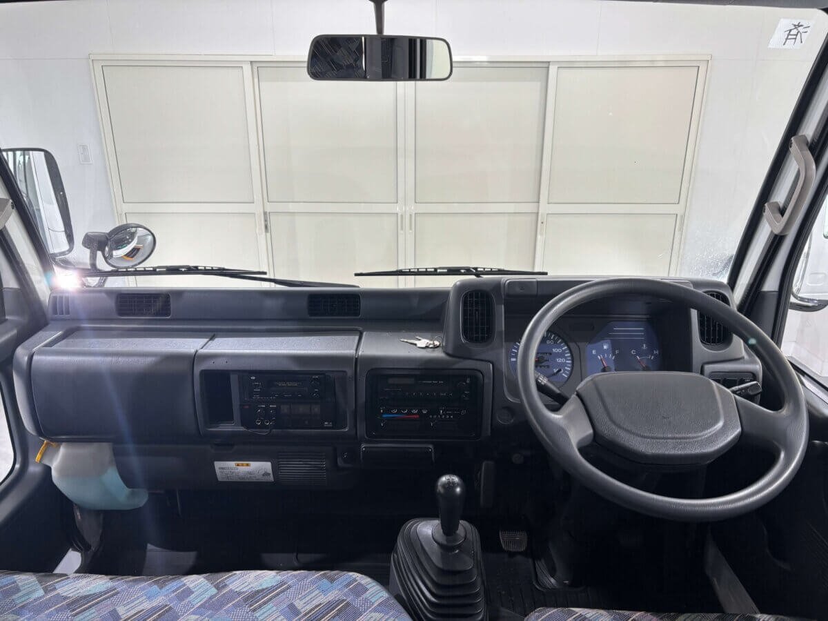 2000 Isuzu Elf JDM car for sale — photo 9 of 25