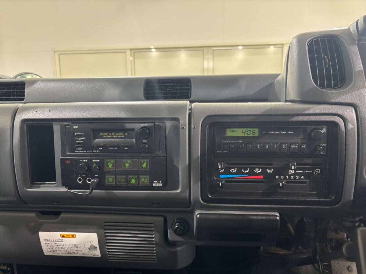 2000 Isuzu Elf JDM car for sale — photo 12 of 25