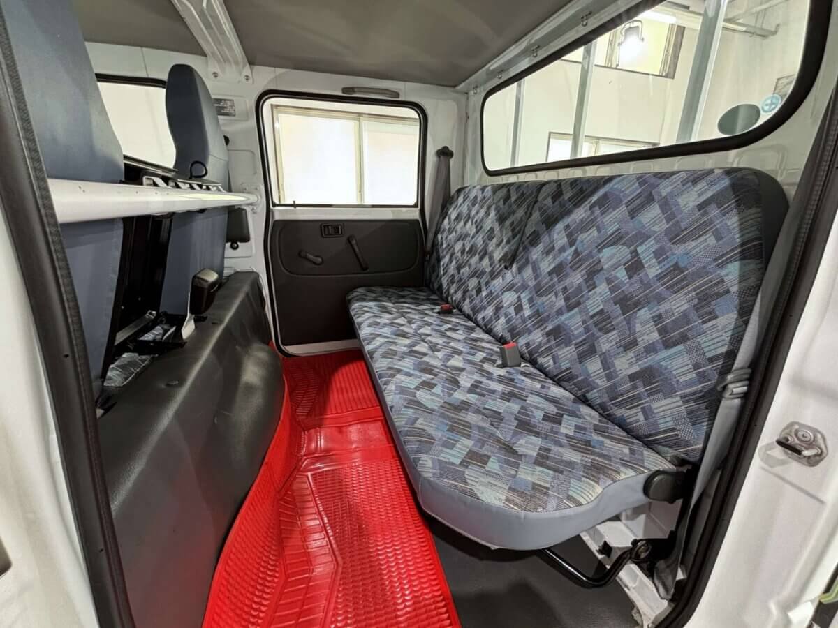 2000 Isuzu Elf JDM car for sale — photo 16 of 25