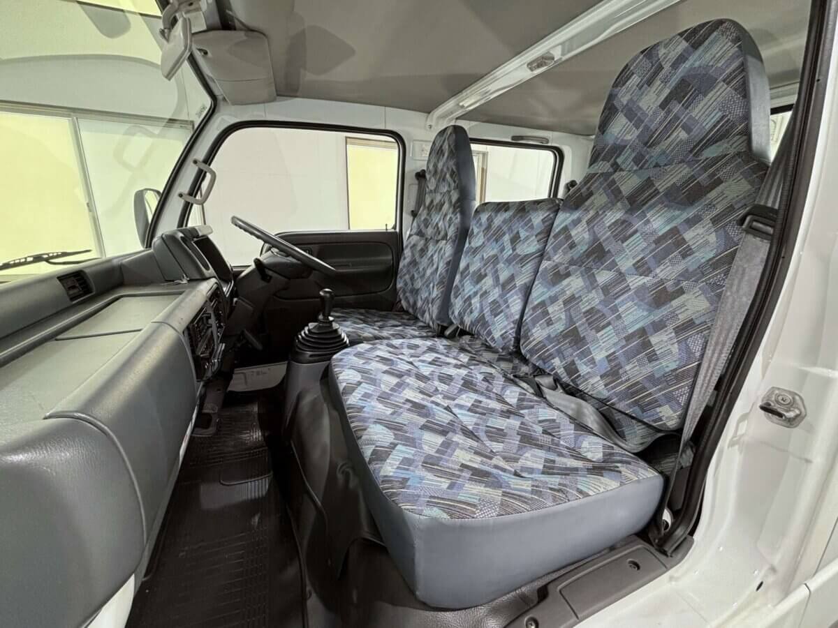 2000 Isuzu Elf JDM car for sale — photo 11 of 25