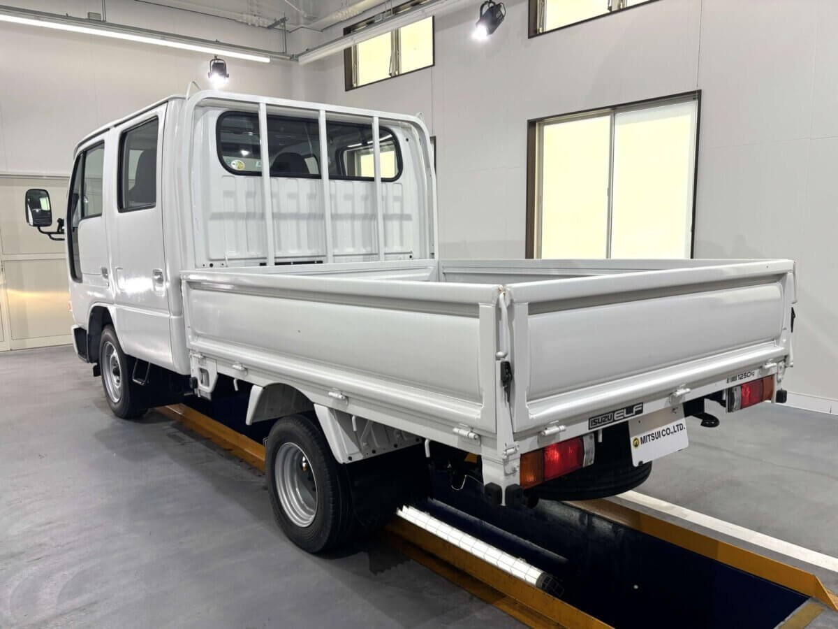 2000 Isuzu Elf JDM car for sale — photo 4 of 25