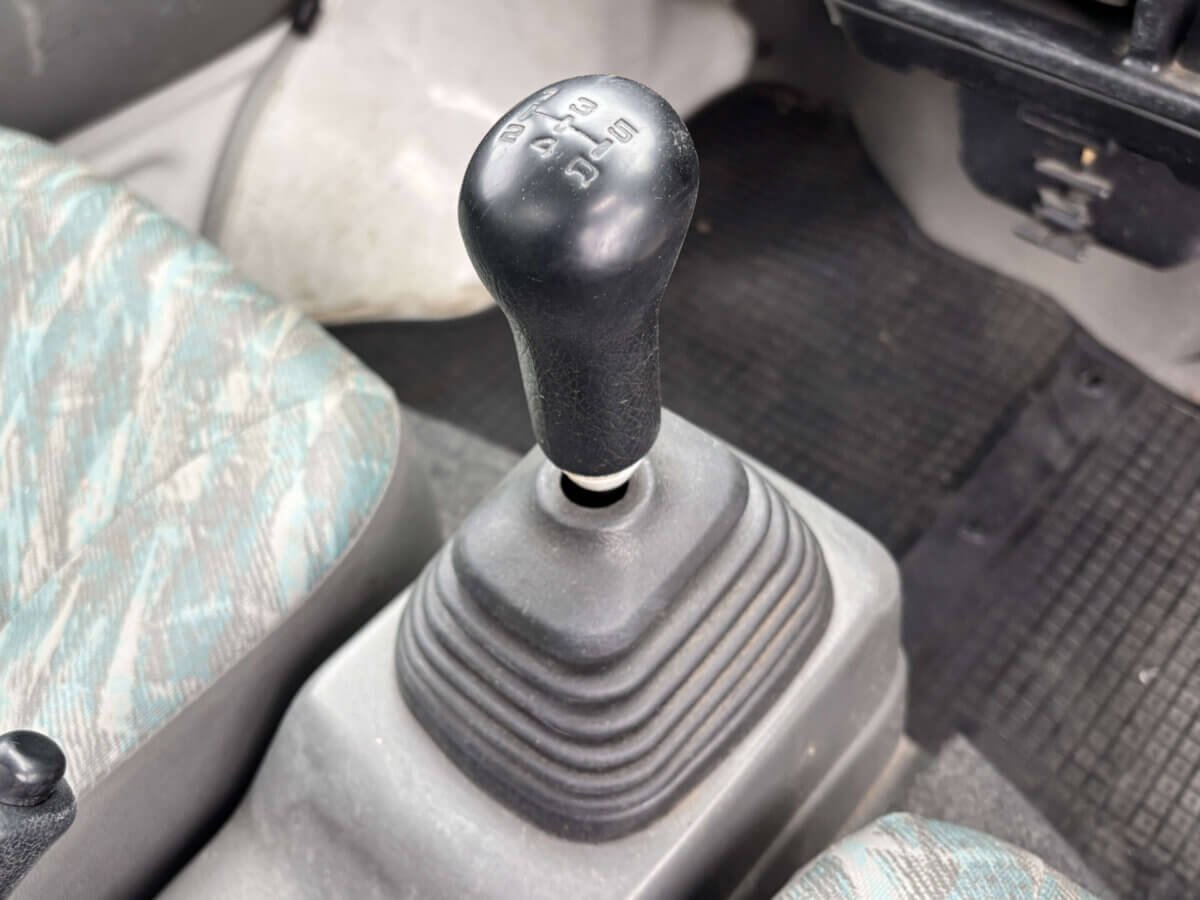 2000 Suzuki Carry JDM car for sale — photo 13 of 25