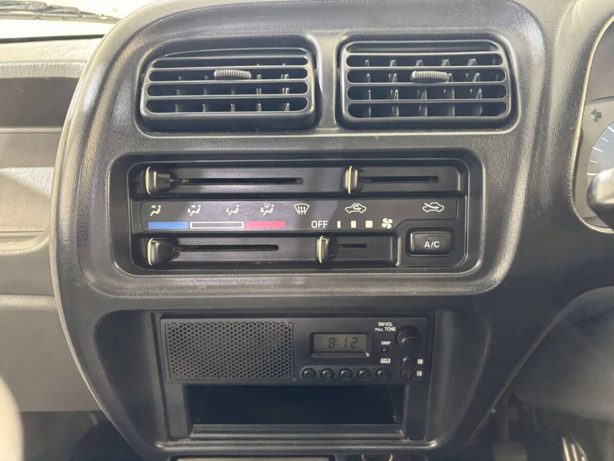 2001 Suzuki Carry JDM car for sale — photo 11 of 25