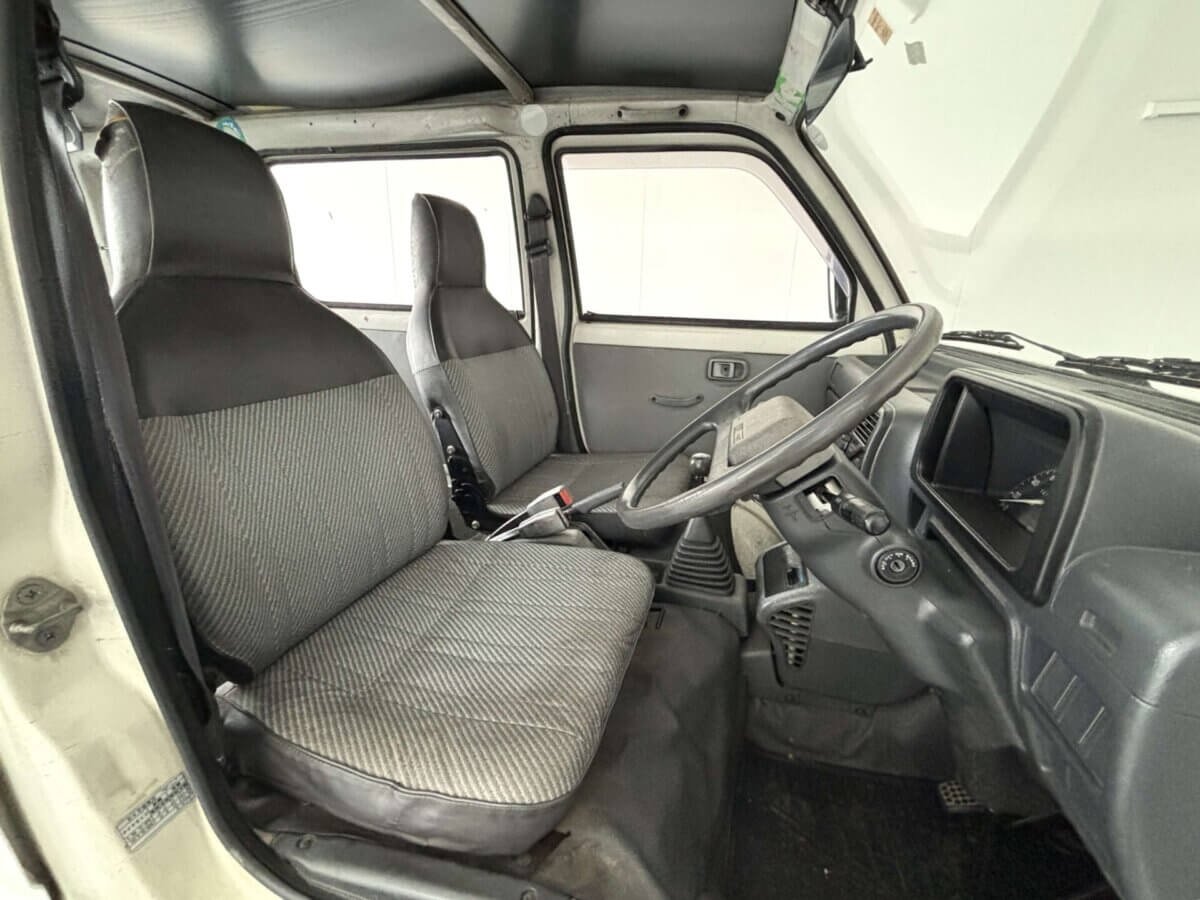 1993 Daihatsu Hijet JDM car for sale — photo 9 of 25