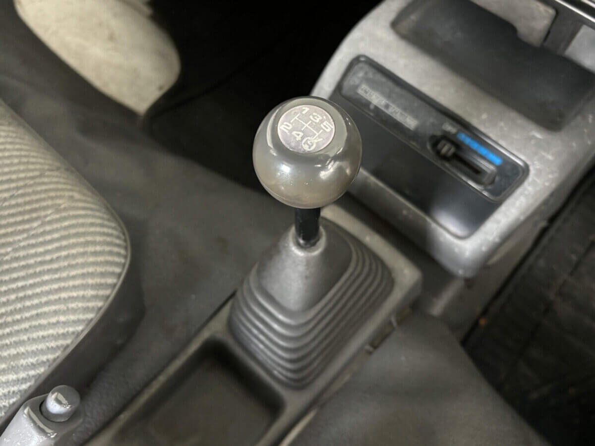 1993 Daihatsu Hijet JDM car for sale — photo 12 of 25
