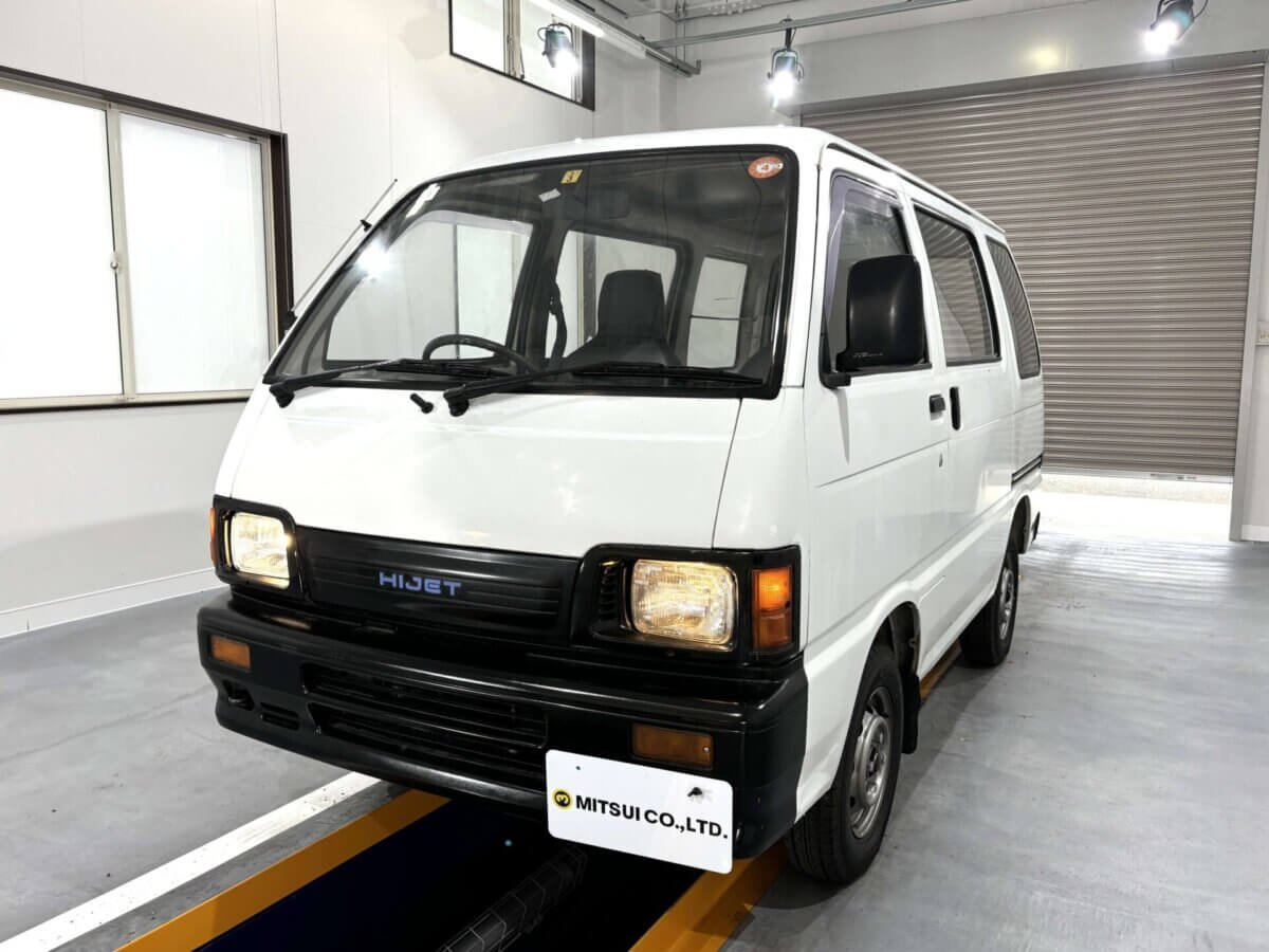 1993 Daihatsu Hijet JDM car for sale — photo 2 of 25
