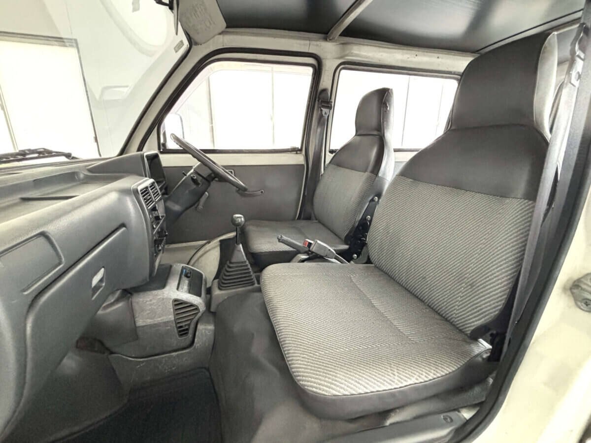 1993 Daihatsu Hijet JDM car for sale — photo 10 of 25