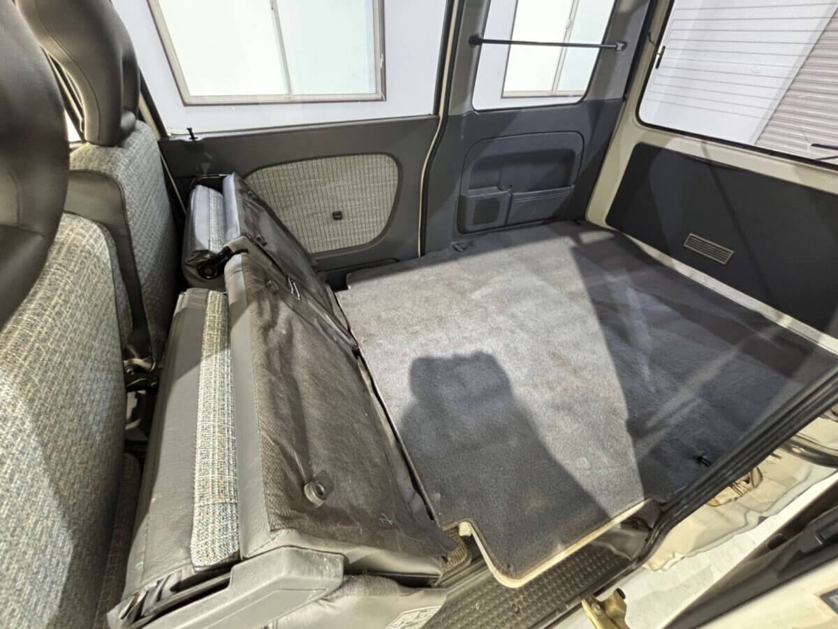 1993 Mitsubishi Minicab JDM car for sale — photo 18 of 25