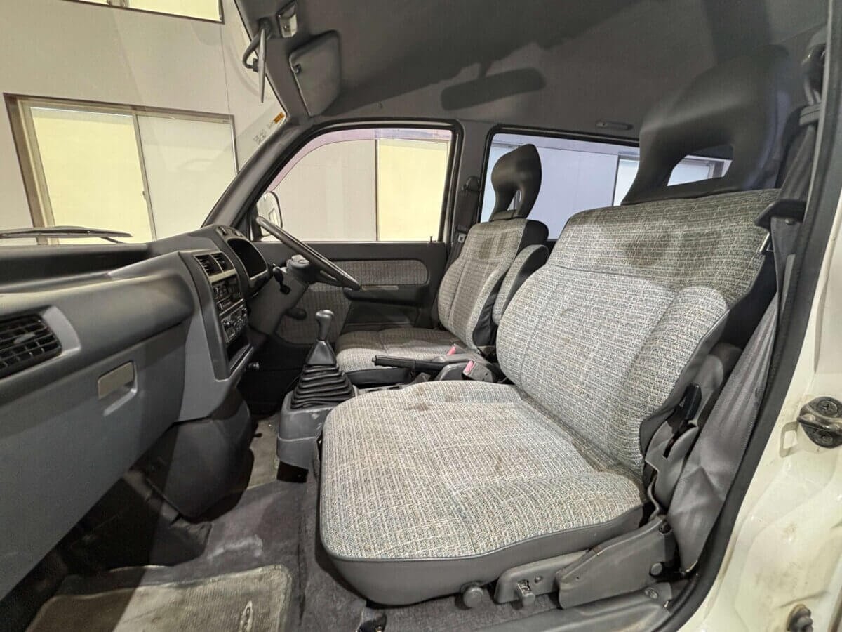 1993 Mitsubishi Minicab JDM car for sale — photo 10 of 25