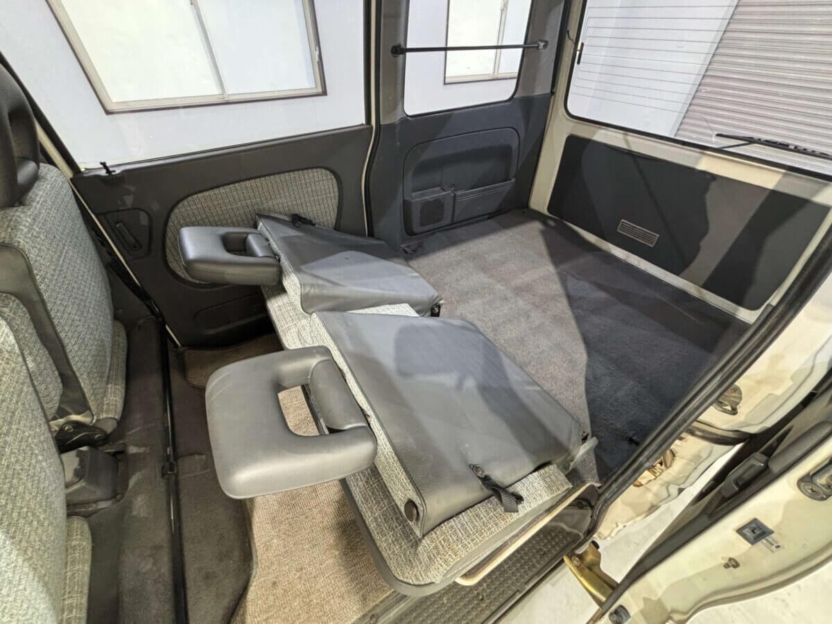 1993 Mitsubishi Minicab JDM car for sale — photo 17 of 25