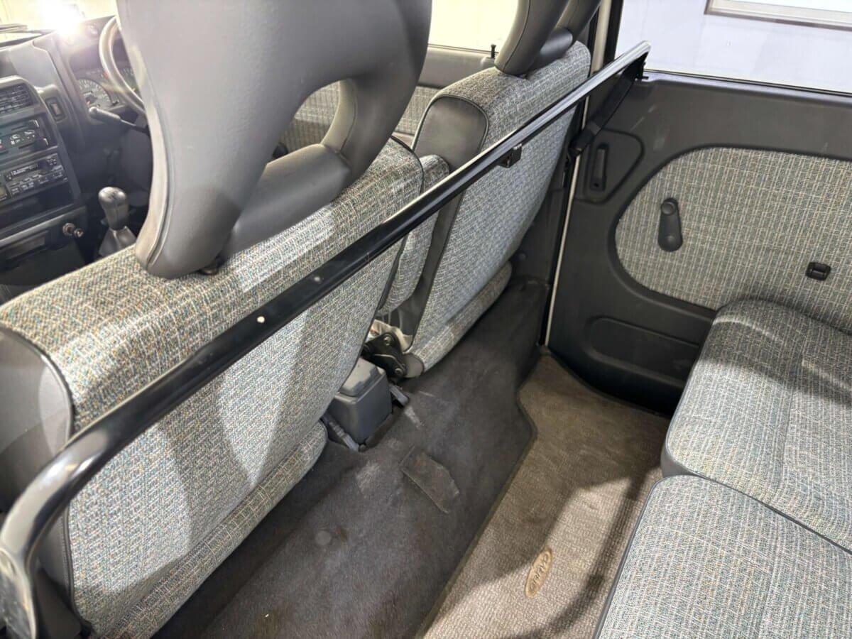 1993 Mitsubishi Minicab JDM car for sale — photo 23 of 25