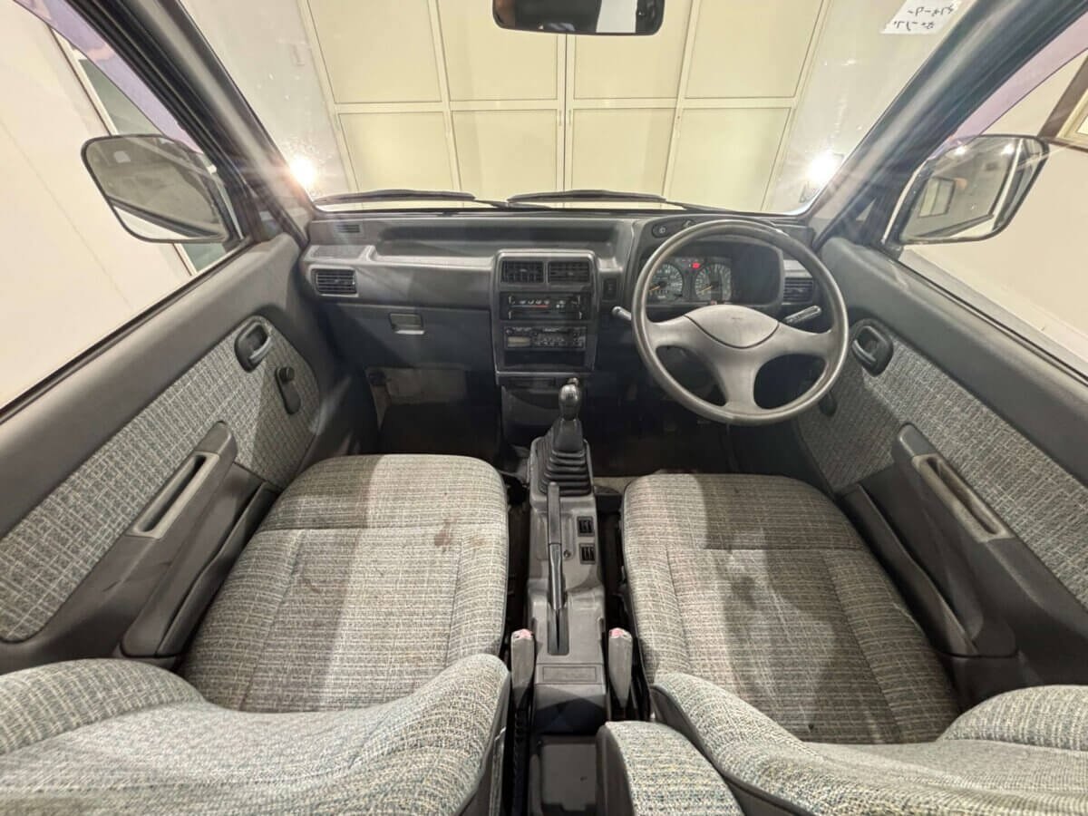 1993 Mitsubishi Minicab JDM car for sale — photo 8 of 25