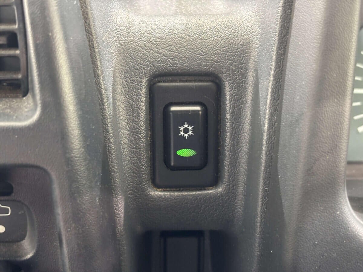 1993 Mitsubishi Minicab JDM car for sale — photo 12 of 25
