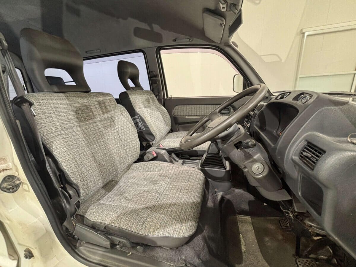 1993 Mitsubishi Minicab JDM car for sale — photo 9 of 25