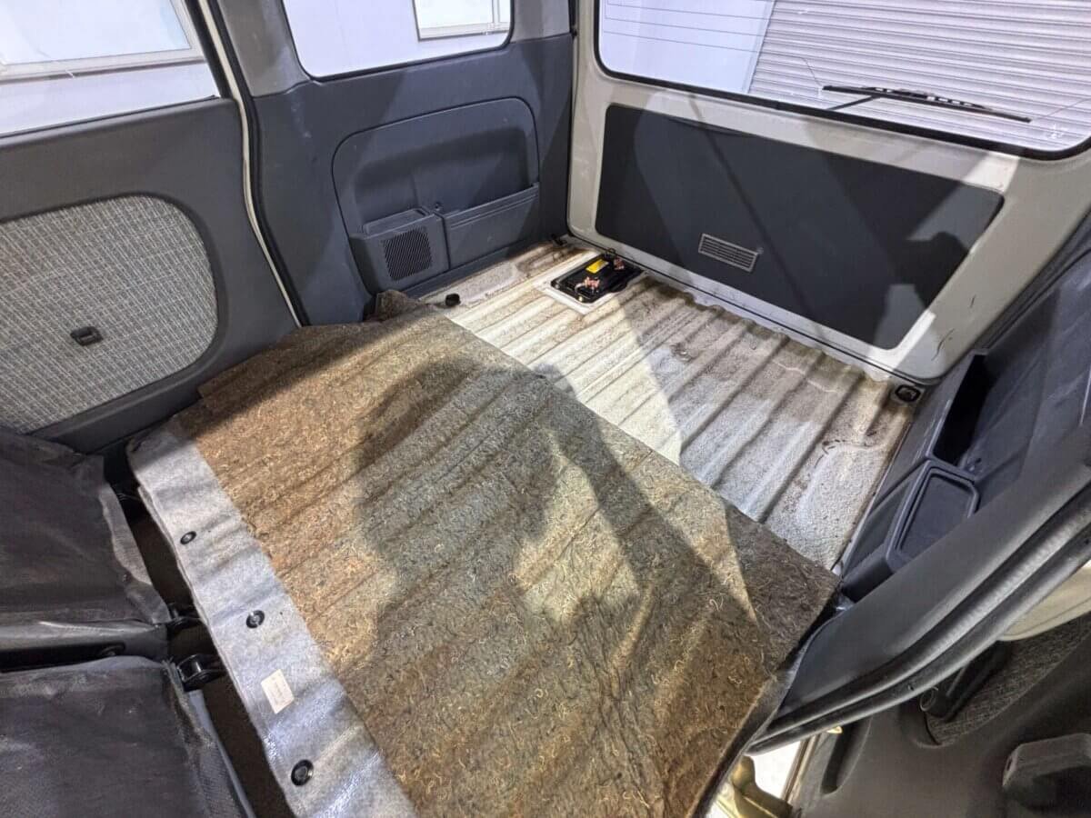 1993 Mitsubishi Minicab JDM car for sale — photo 19 of 25