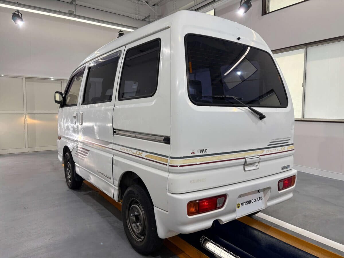 1993 Mitsubishi Minicab JDM car for sale — photo 4 of 25