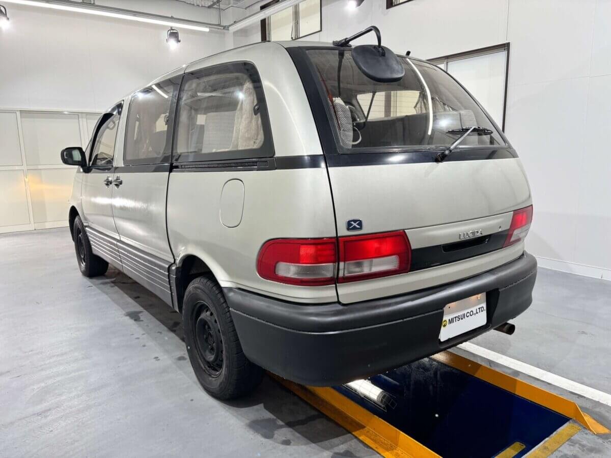 1995 Toyota Estima JDM car for sale — photo 4 of 25