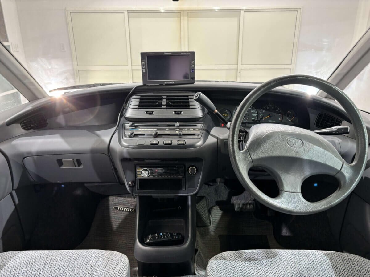 1995 Toyota Estima JDM car for sale — photo 8 of 25