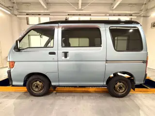 1998 Daihatsu Hijet Van — Blue 2WD JDM Vans, photo 3 of 32