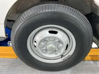 1998 Mitsubishi Minicab Van — White 2WD JDM Vans, photo 18 of 25