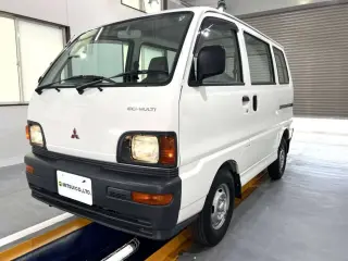 1998 Mitsubishi Minicab Van — White 2WD JDM Vans, photo 2 of 25