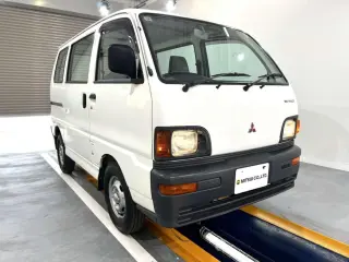 1998 Mitsubishi Minicab Van — White 2WD JDM Vans, photo 1 of 25
