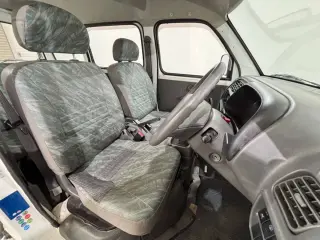 1999 Suzuki Every Van — White 2WD JDM Vans, photo 9 of 33