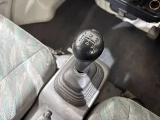 1999 Suzuki Every Van — White 2WD JDM Vans, photo 14 of 33