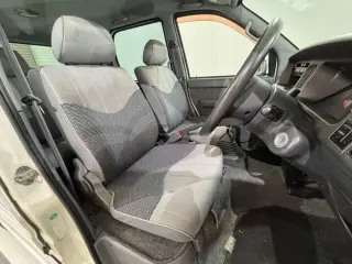 White 2000 Daihatsu Atrai 4WD JDM van for sale, stock KTD-0945 (photo 9)