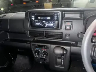 2022 Daihatsu Hijet Japanese Minitruck Deckvan (ac, ps) — White 4WD Kei Vans, photo 7 of 8