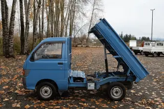 1995 Daihatsu Hijet Climber Dump Truck — Blue 4WD Kei Trucks, photo 2 of 12