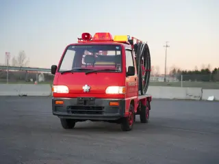 1995 Subaru Sambar — Red 4WD Kei Trucks, photo 10 of 53