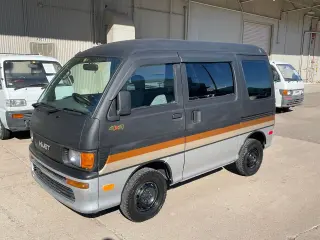 1997 Daihatsu Hijet — Black/Silver two-tone RWD Kei Vans, photo 3 of 17