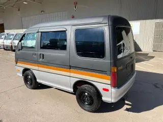 1997 Daihatsu Hijet — Black/Silver two-tone RWD Kei Vans, photo 8 of 17