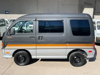 1997 Daihatsu Hijet — Black/Silver two-tone RWD Kei Vans, photo 7 of 17