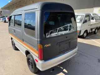 1997 Daihatsu Hijet — Black/Silver two-tone RWD Kei Vans, photo 5 of 17