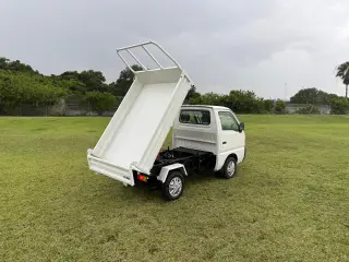 1997 Suzuki Carry — White 4WD Kei Trucks, photo 4 of 43