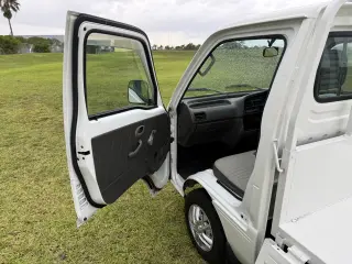 1997 Suzuki Carry — White 4WD Kei Trucks, photo 25 of 43