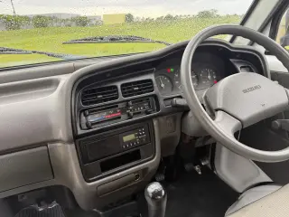 1997 Suzuki Carry — White 4WD Kei Trucks, photo 27 of 43