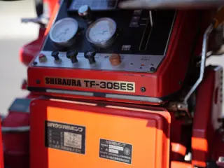 1998 Mitsubishi Minicab — Red 4WD Kei Trucks, photo 29 of 37