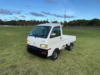 1998 Mitsubishi Minicab — White 4WD Kei Trucks, photo 2 of 41