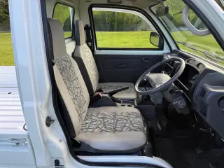 1998 Mitsubishi Minicab — White 4WD Kei Trucks, photo 13 of 41