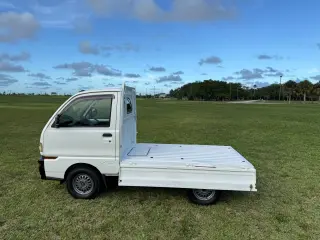 1998 Mitsubishi Minicab — White 4WD Kei Trucks, photo 26 of 41